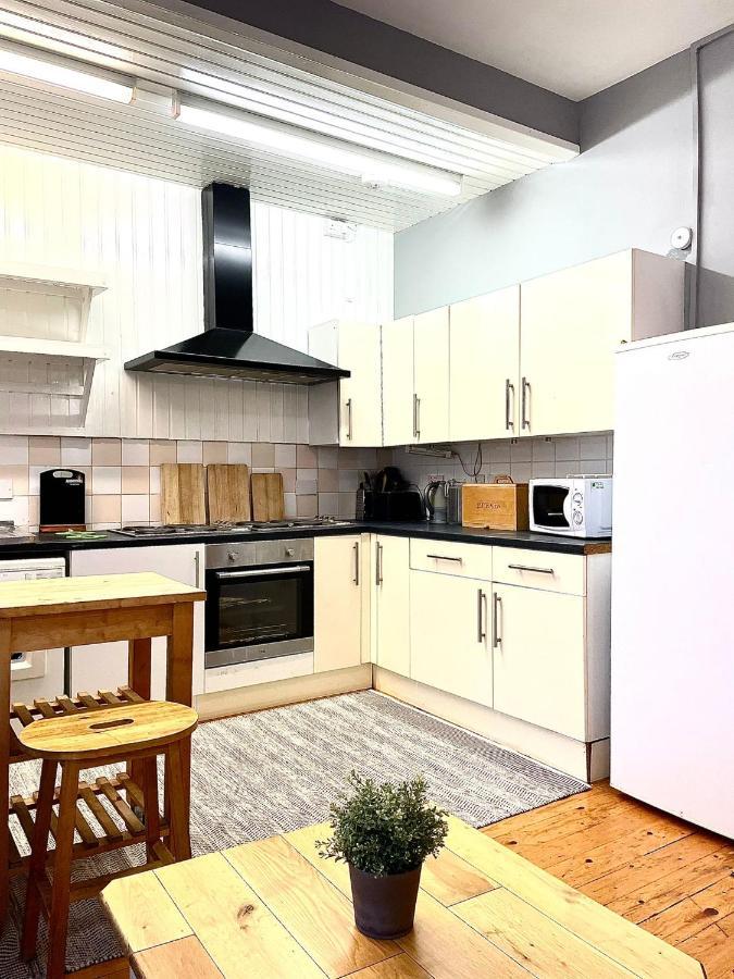 Lothian Road - Castle View Apartment เอดินบะระ ภายนอก รูปภาพ